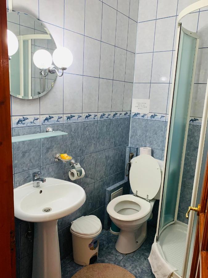 Alex & Maria Hotell Cărpinişu Exteriör bild